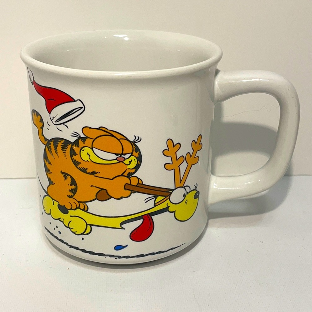 Vintage 1978 Garfield Christmas Coffee Mug!